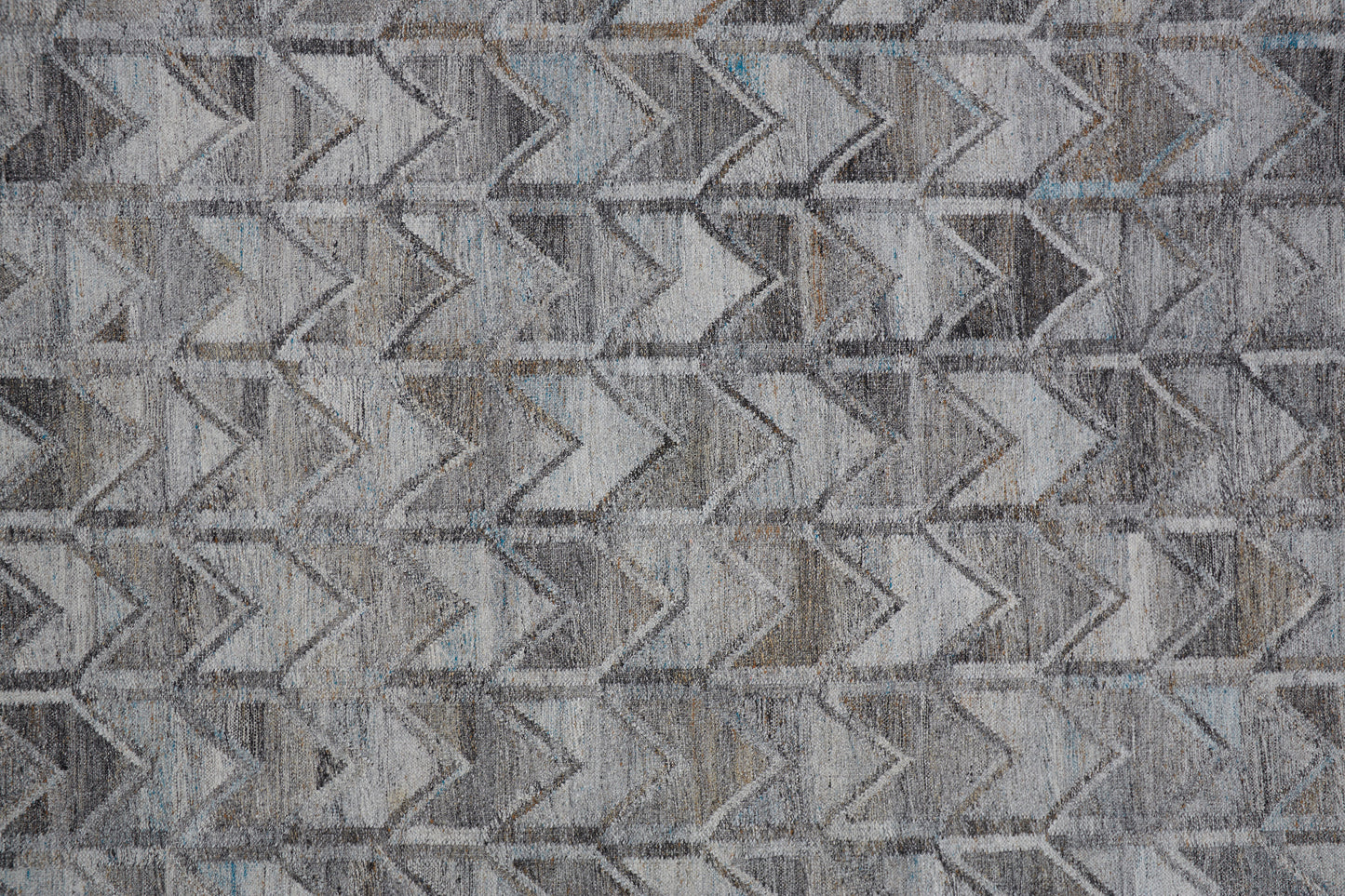 Beckett Transitional/Casual Gray/Silver/Taupe Area Rug