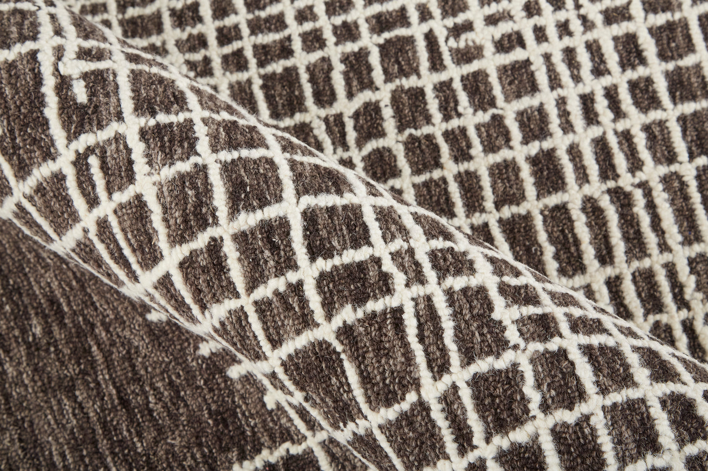 Maddox Transitional/Casual Brown/Ivory Accent Rug