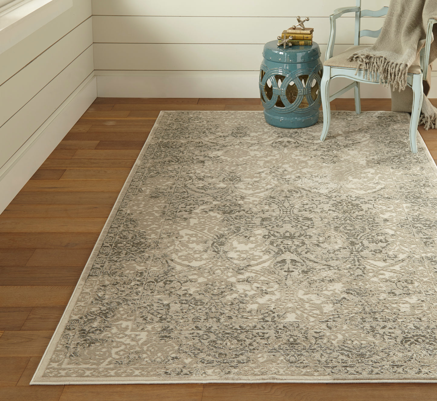 Prasad Modern/Vintage Ivory/Gray/Black Area Rug