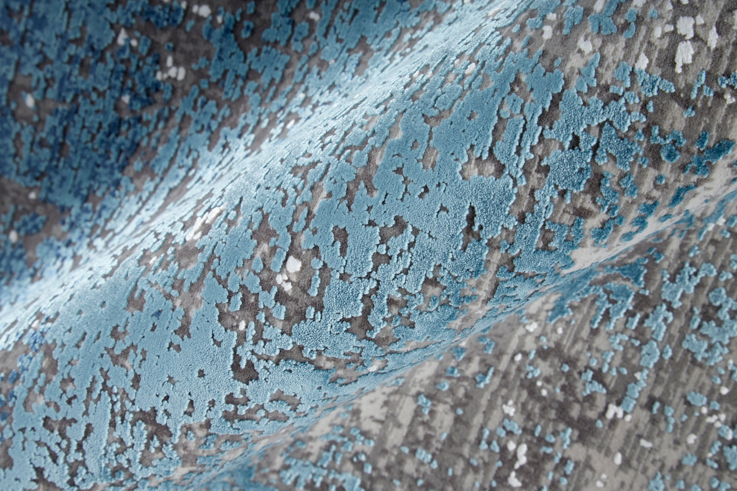 Cadiz Modern/Casual Blue/Gray/Silver Accent Rug