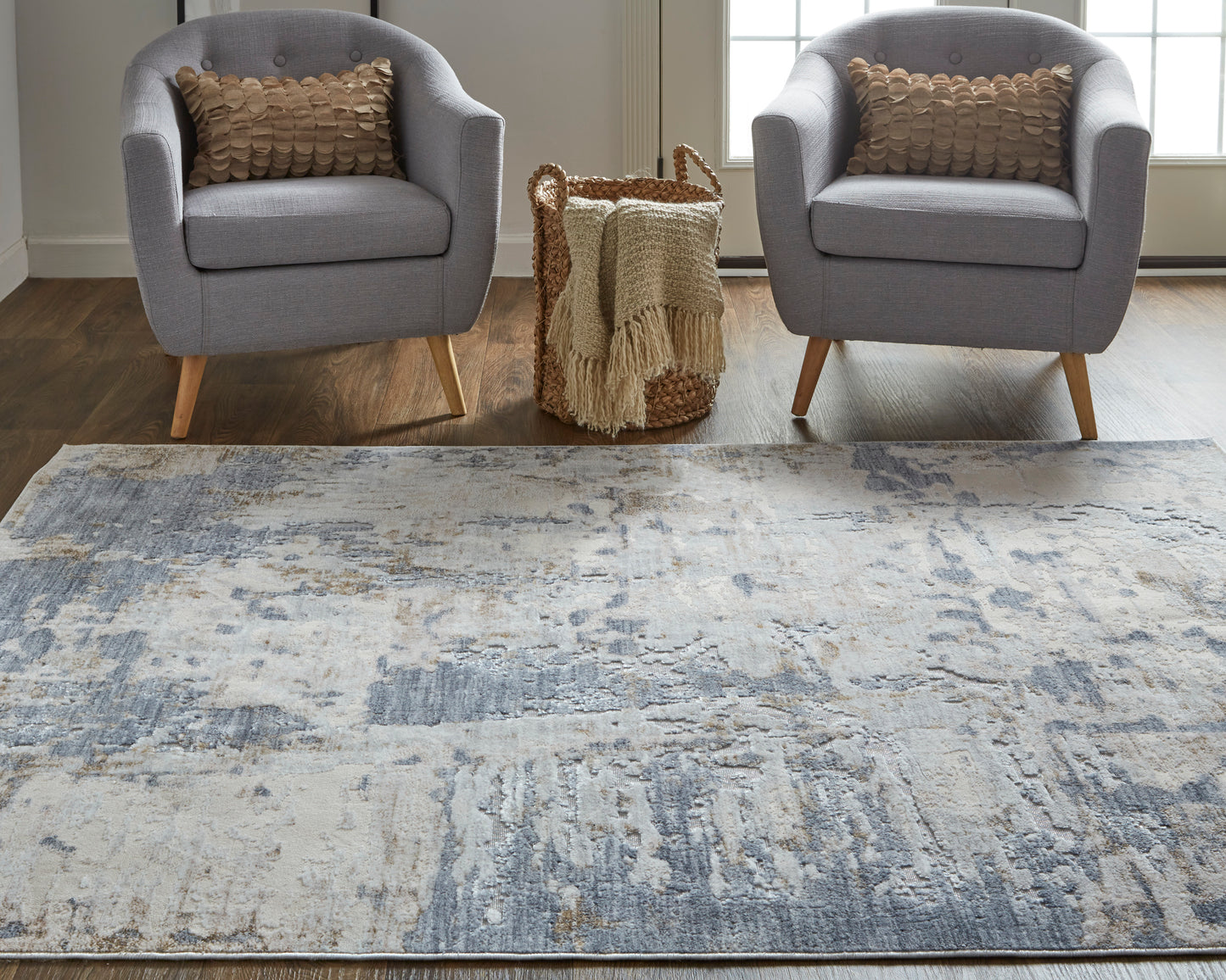 Laina Transitional/Industrial/Casual Ivory/Gray/Blue Accent Rug