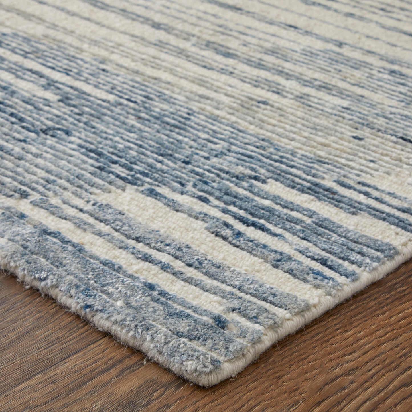Brighton Modern/Casual/Global Ivory/Blue/Silver Area Rug