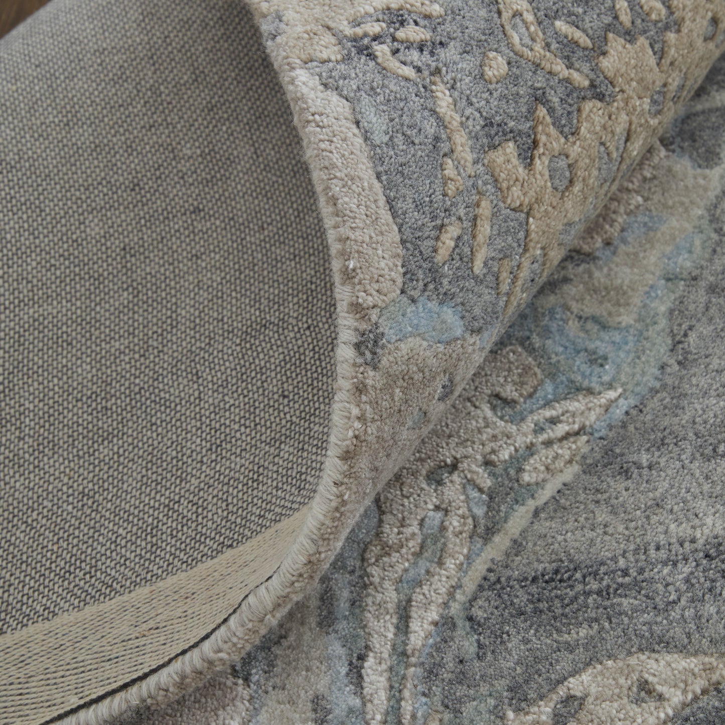 Zarah Modern/Industrial/Bohemian & Eclectic Gray/Tan/Blue Accent Rug