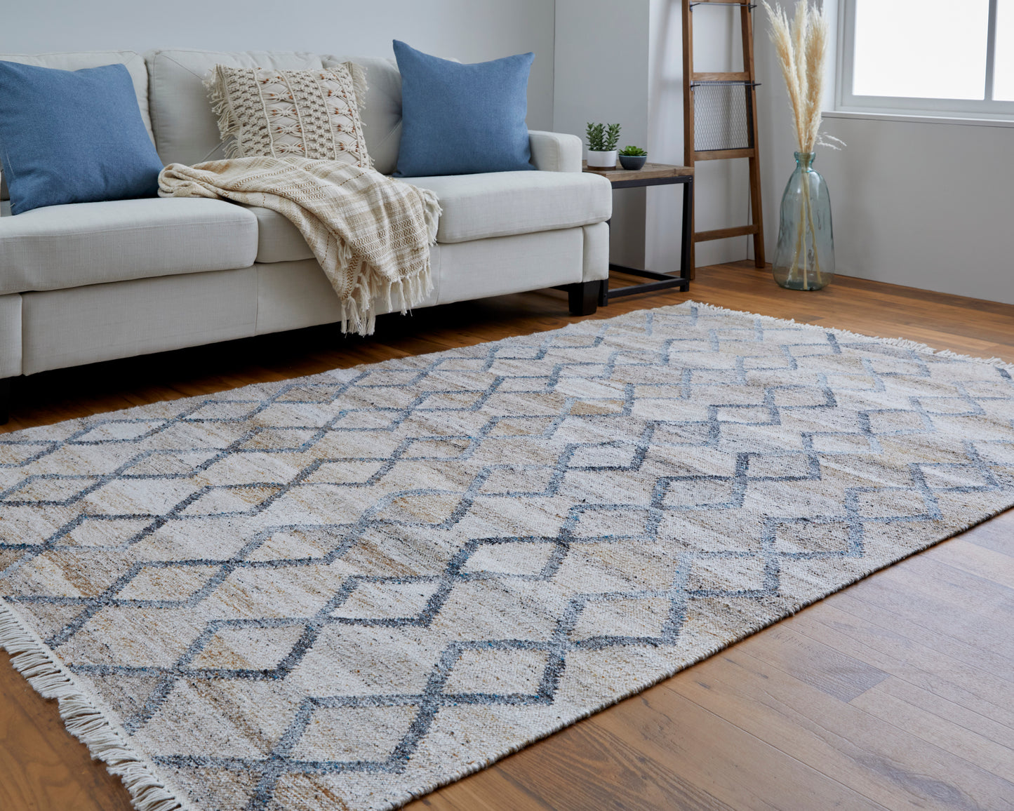 Beckett Transitional/Moroccan/Bohemian & Eclectic Gray/Ivory/Tan Accent Rug