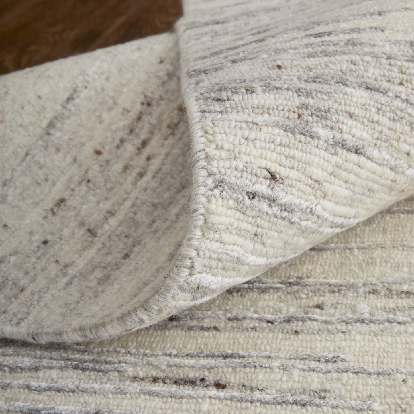 Brighton Modern/Casual/Global Ivory/Taupe/Silver Accent Rug