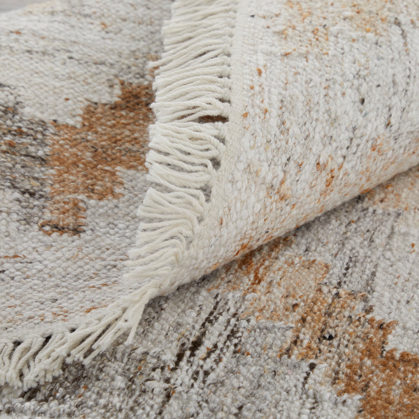 Beckett Transitional/Farmhouse/Bohemian & Eclectic Ivory/Gray/Tan Area Rug