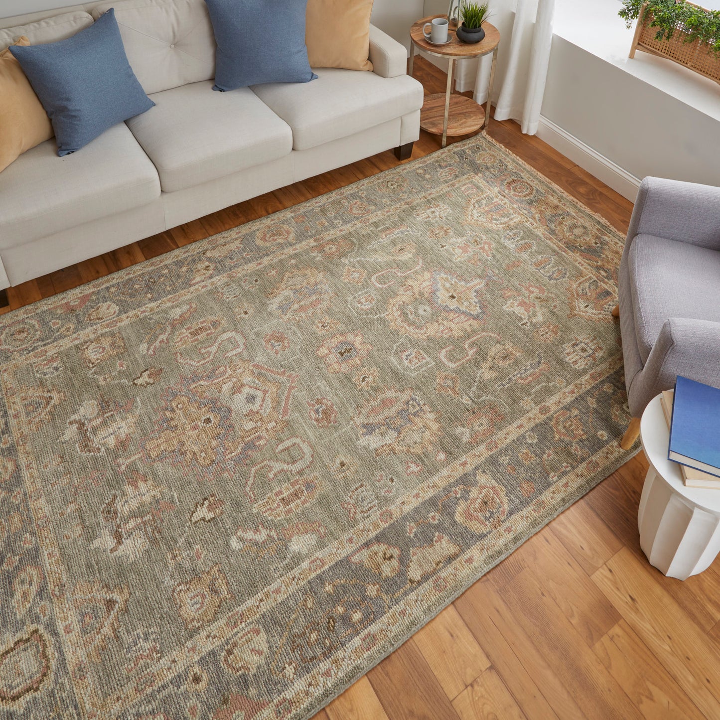 Carrington Traditional/Vintage/Classic Oriental/Bordered Gray/Gold/Pink - Feizy Rug