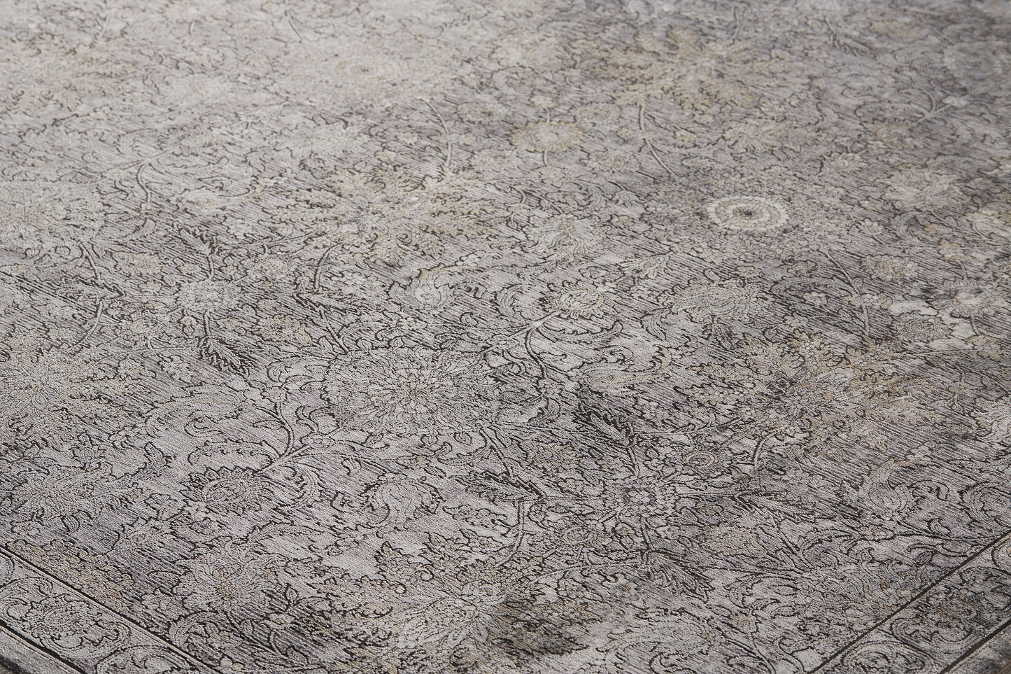 Sarrant Transitional/Farmhouse/Casual Gray/Silver/Tan Area Rug