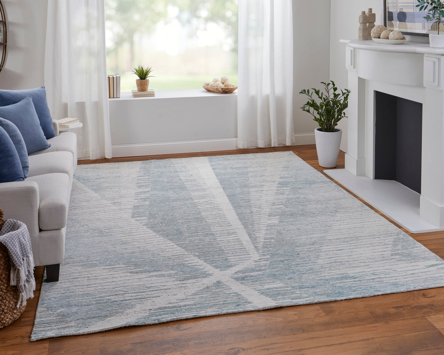 Brighton Modern/Casual/Global Blue/Ivory/Silver Area Rug