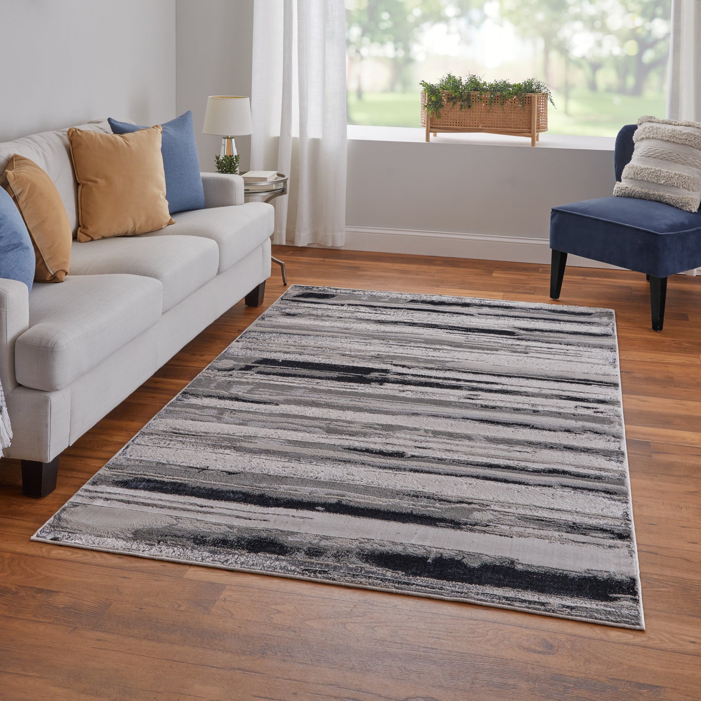 Micah Modern/Industrial Silver/Gray/Black Accent Rug