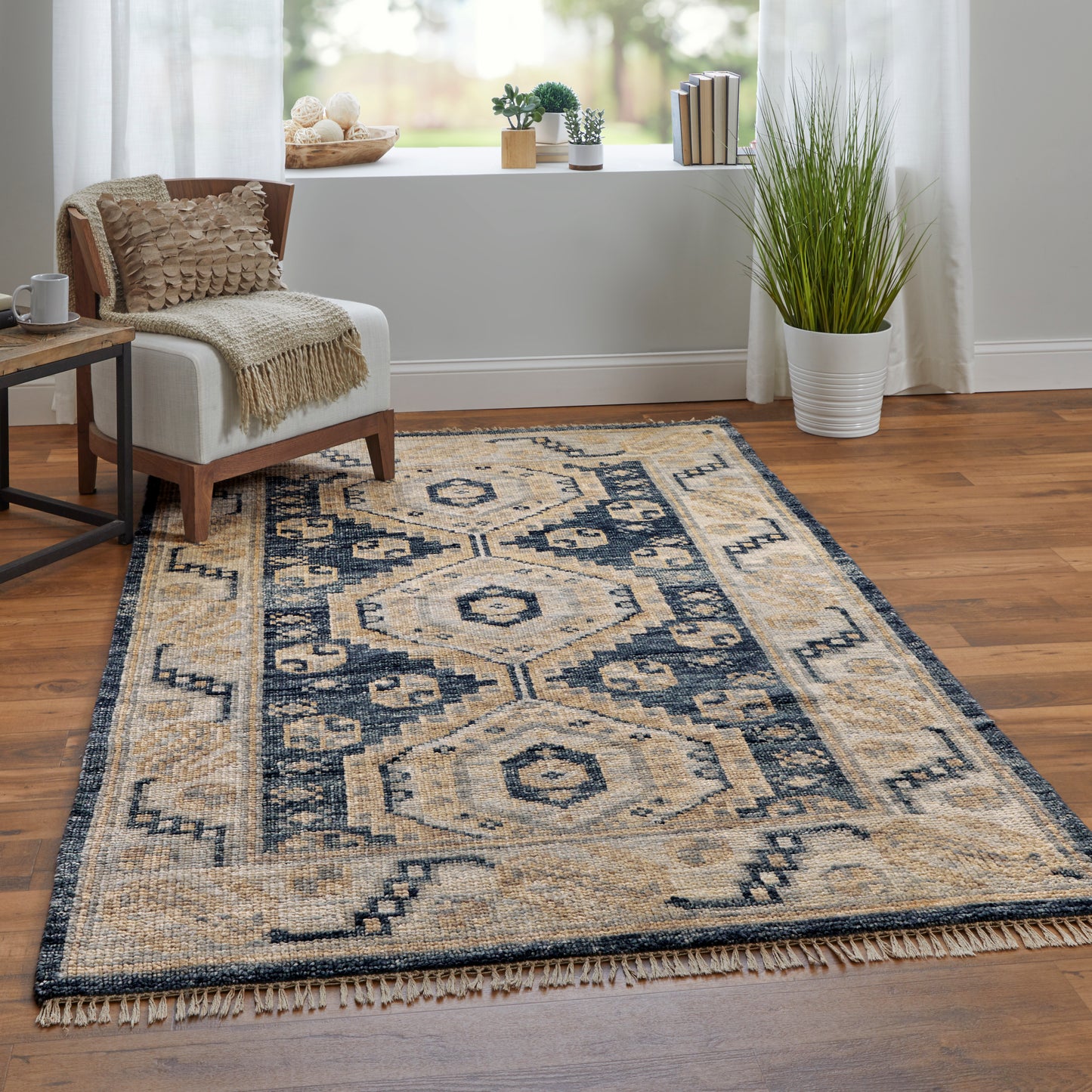 Fillmore Traditional/Classic Blue/Ivory Accent Rug
