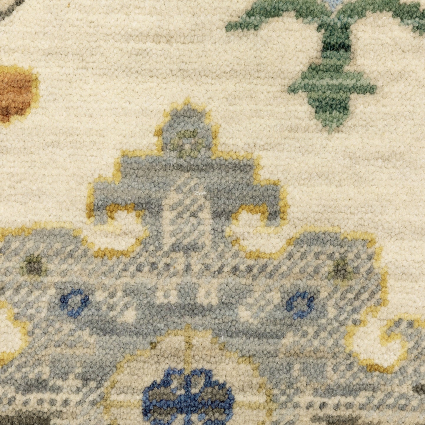 LUCCA 5507W Ivory Rug - ORIENTAL WEAVERS