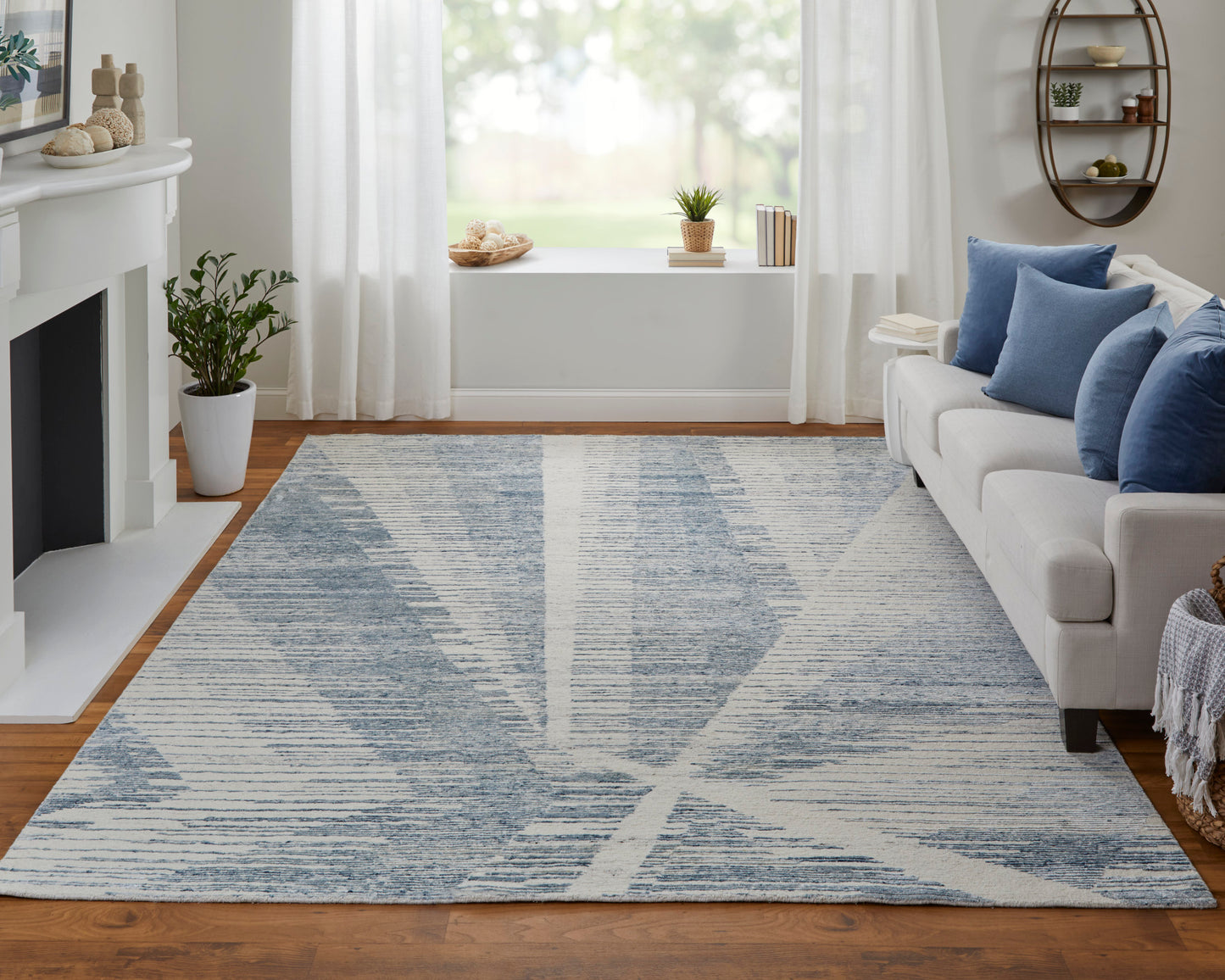 Brighton Modern/Casual/Global Ivory/Blue/Silver Accent Rug