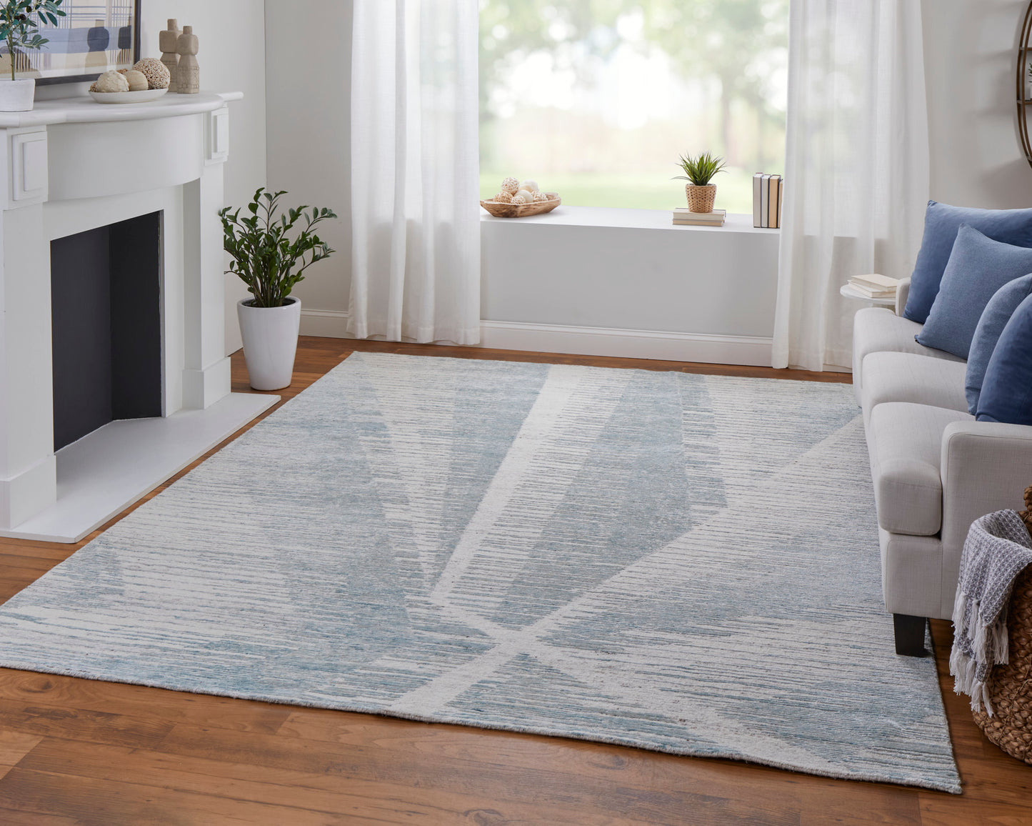 Brighton Modern/Casual/Global Blue/Ivory/Silver Area Rug