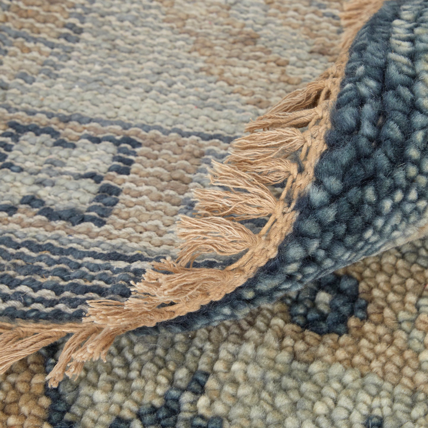 Fillmore Traditional/Classic Blue/Ivory Accent Rug