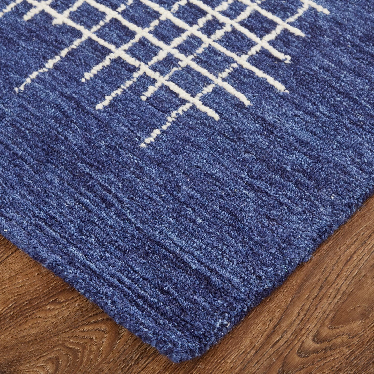 Maddox Transitional/Casual Blue/Ivory Area Rug