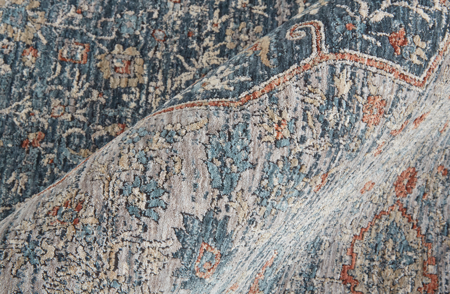 Marquette Transitional/Bohemian & Eclectic/Vintage Gray/Blue/Red Accent Rug