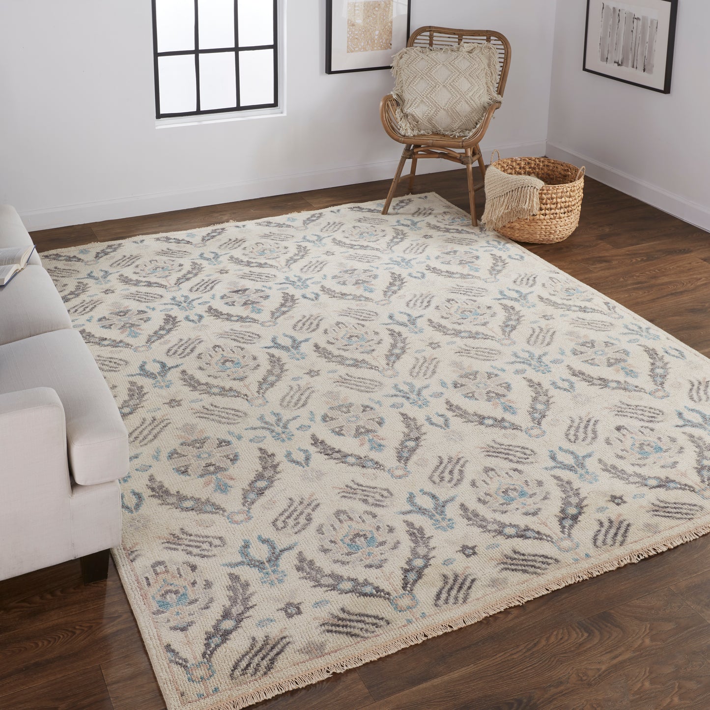 Beall Traditional/Casual Oriental/Floral & Botanical Ivory/Gray/Blue - Feizy Rug