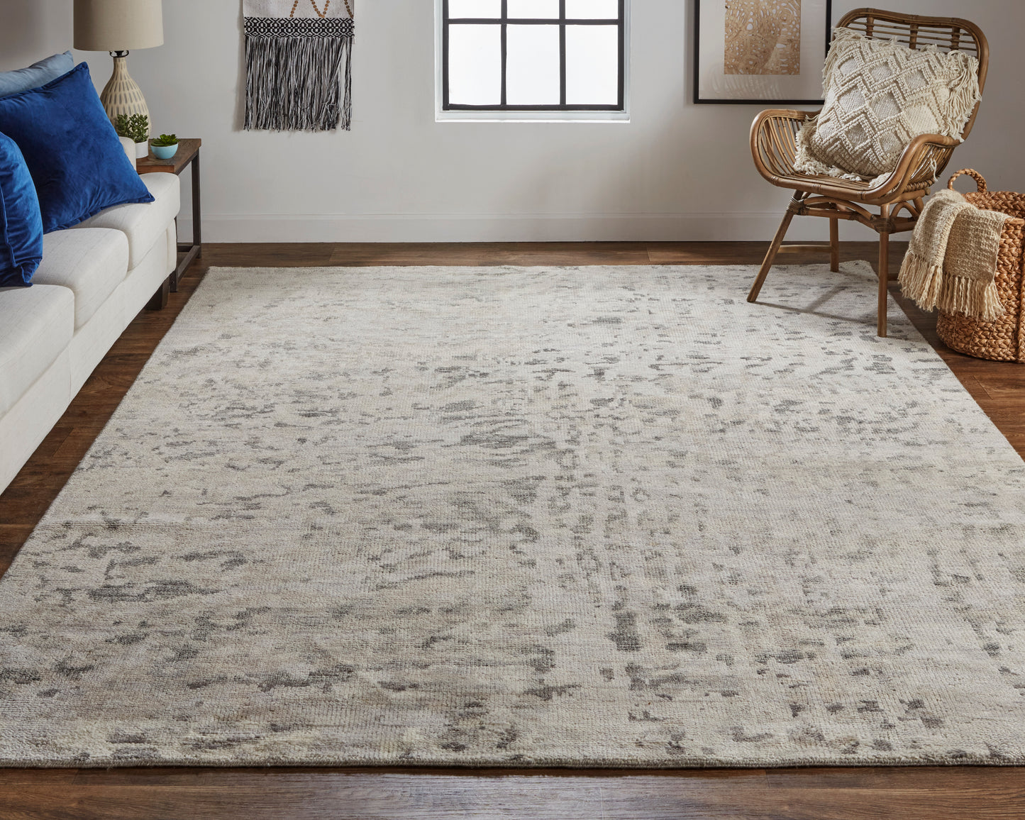 Wyman Transitional/Casual Abstract/Distressed Ivory/Gray - Feizy Rug