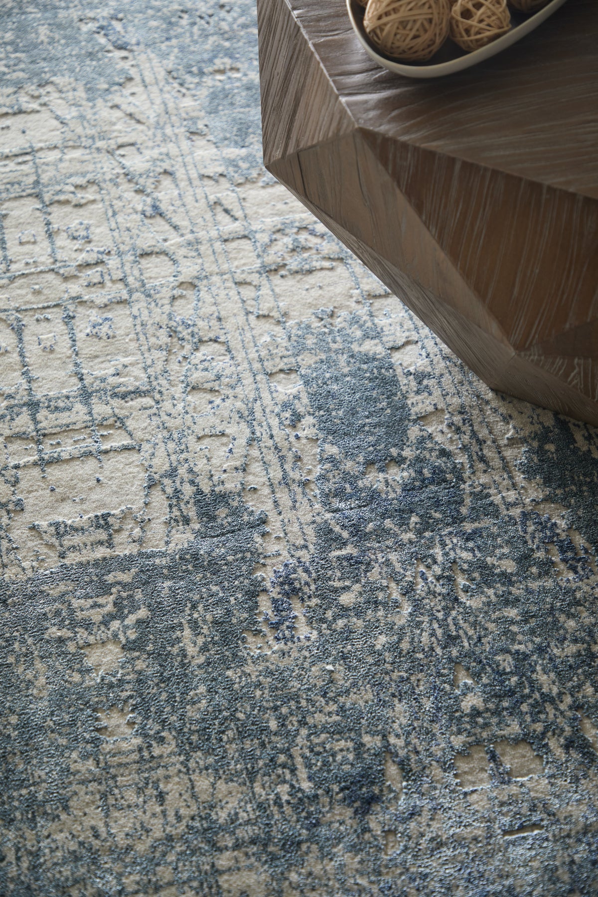 Eastfield Modern/Casual Abstract/Distressed Blue/Ivory 69AE - Feizy Rug