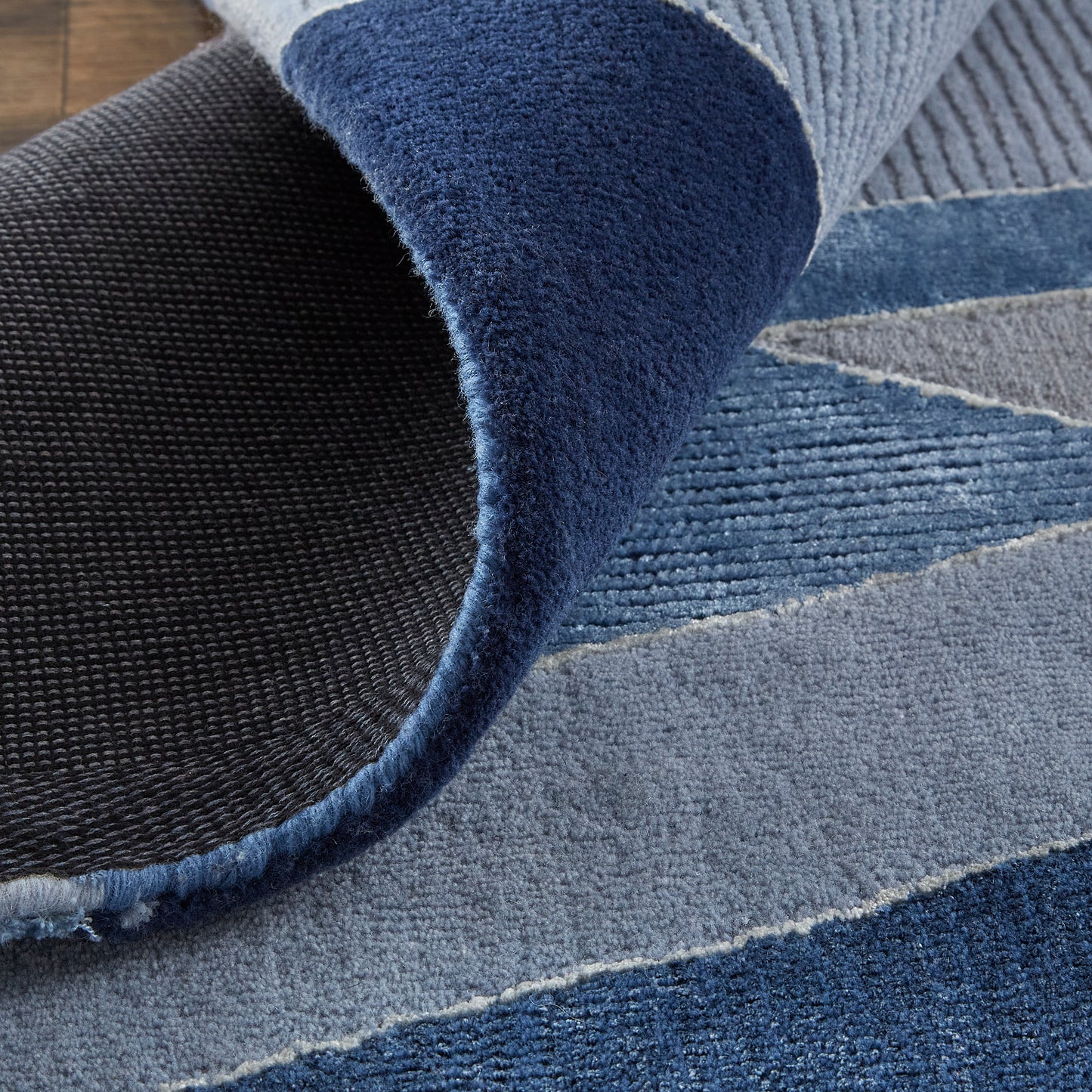 Nash Modern/Bohemian & Eclectic/Mid-Century Modern Geometric/Color Block Blue/Silver - Feizy Rug