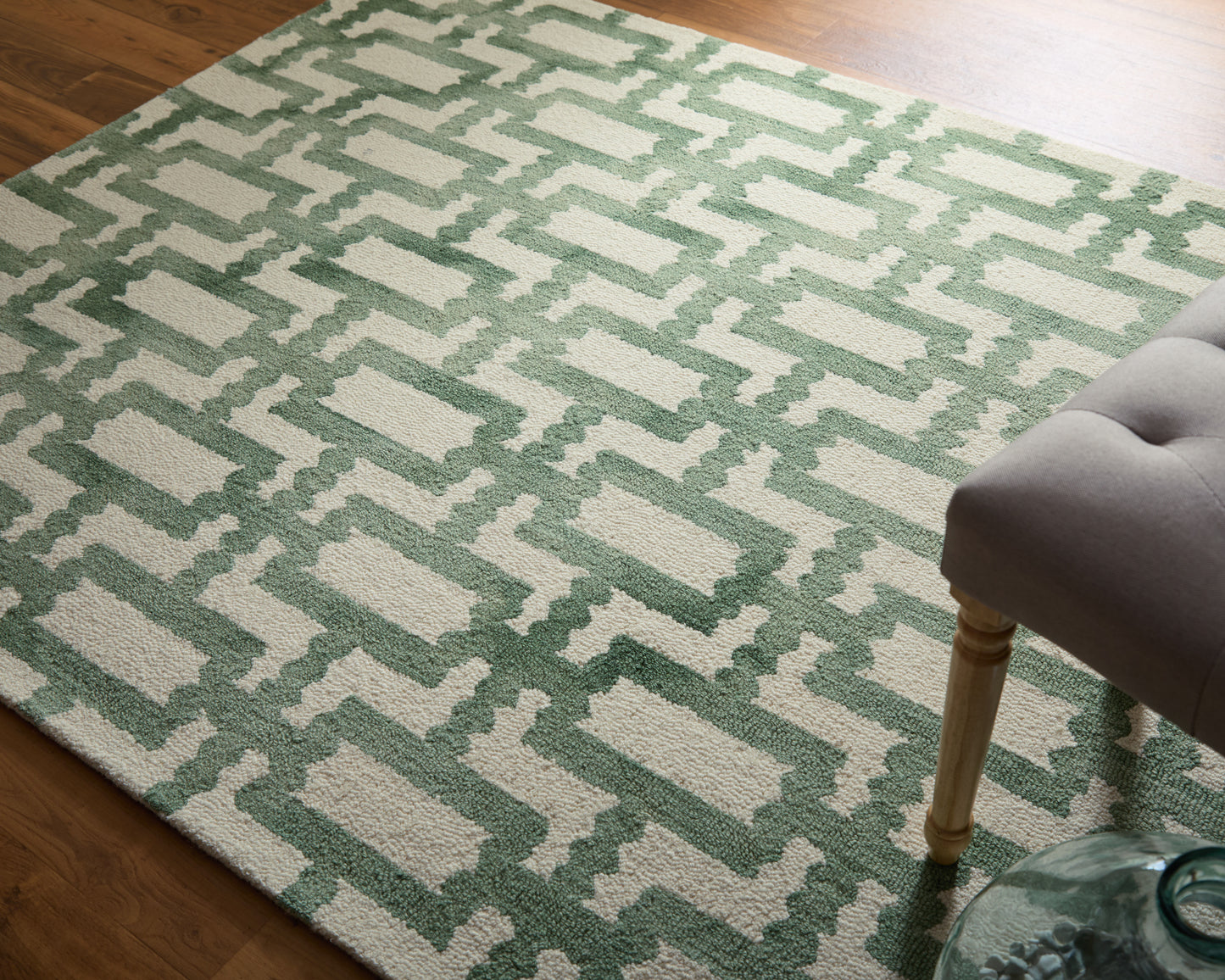 Lorrain Modern/Bohemian & Eclectic/Casual Ivory/Green Accent Rug