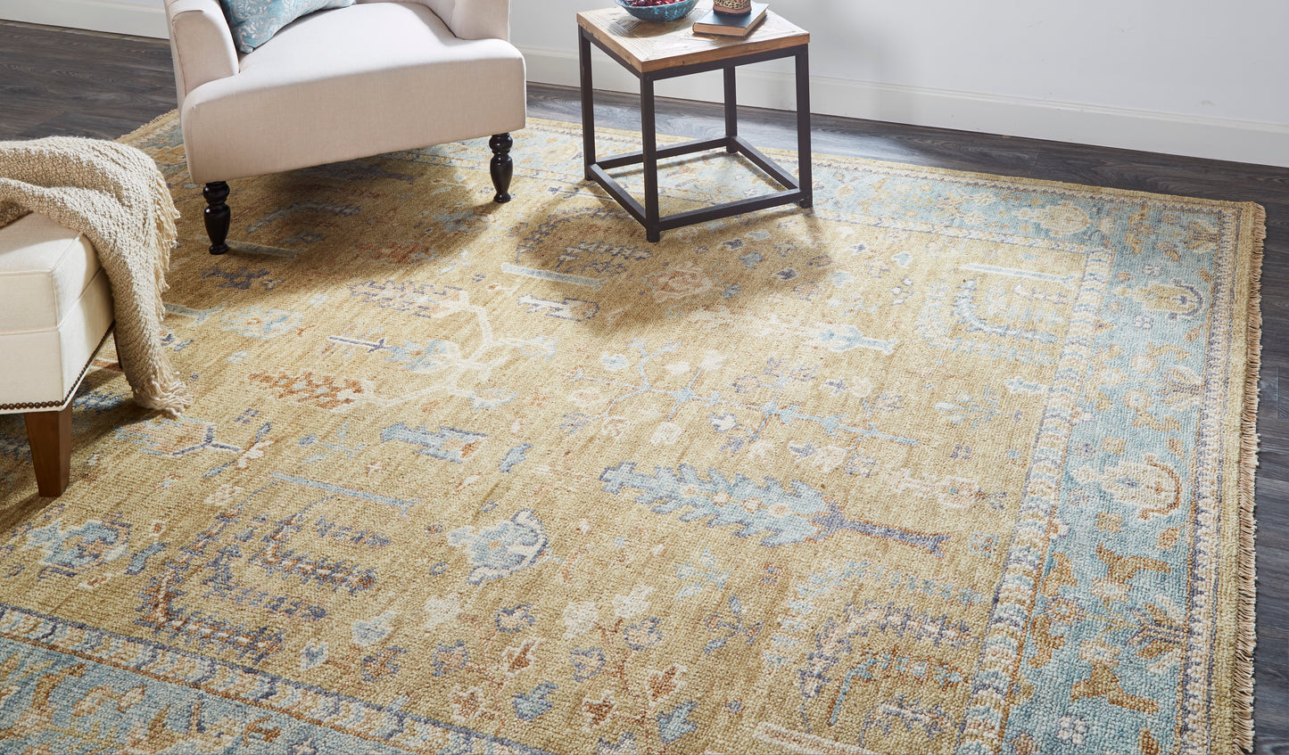 Carrington Traditional/Vintage/Bohemian & Eclectic Gold/Blue/Gray Accent Rug