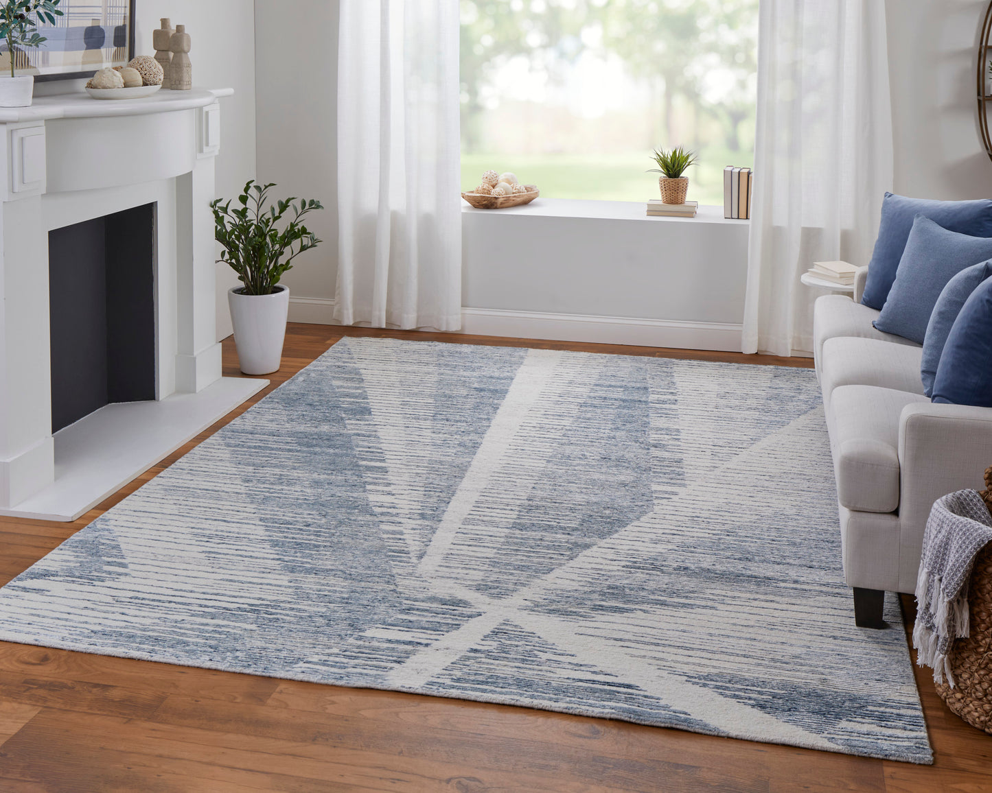 Brighton Modern/Casual/Global Ivory/Blue/Silver Accent Rug
