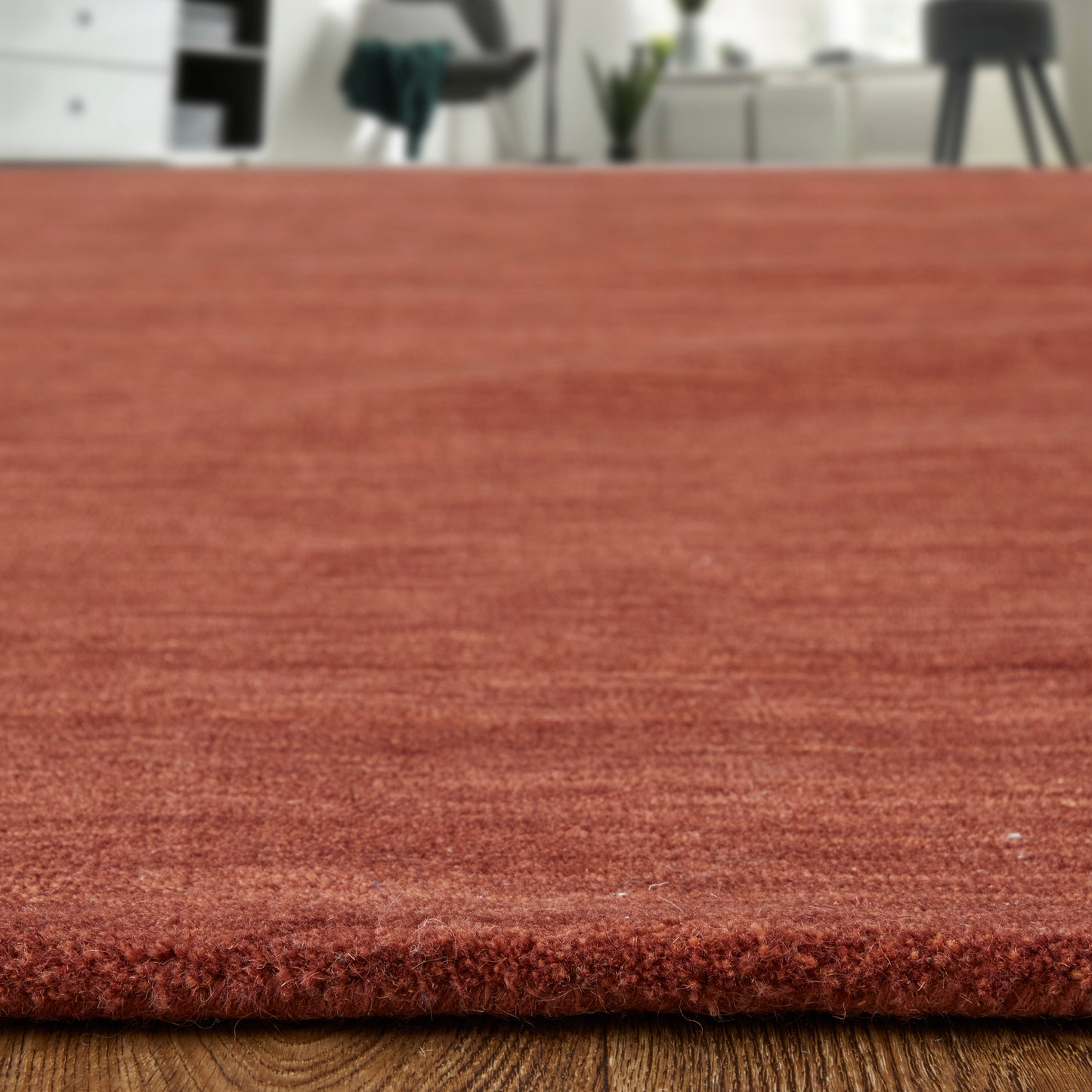 Luna Modern/Casual Orange/Red Accent Rug
