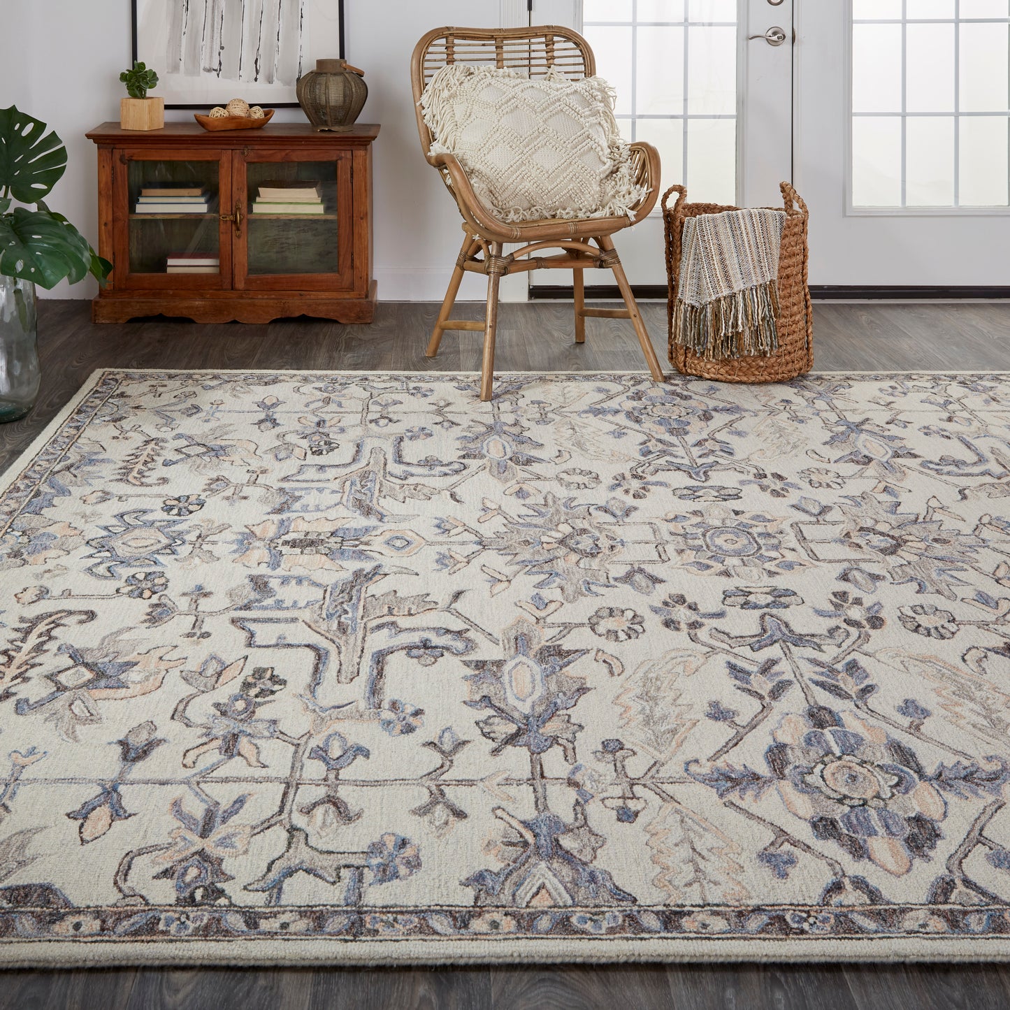 Fallon Traditional/Classic/Casual Oriental/Floral & Botanical Ivory/Gray - Feizy Rug