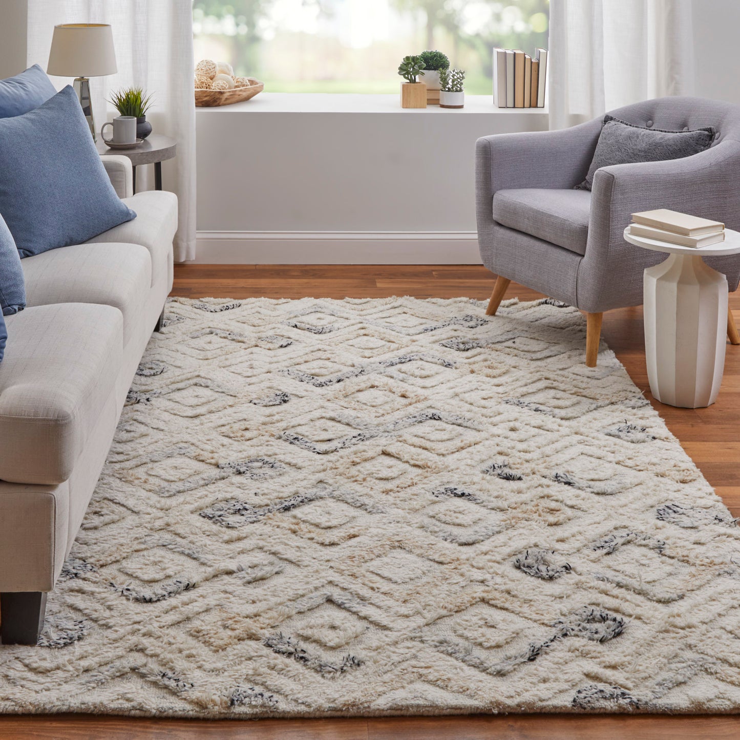 Anica Transitional/Bohemian & Eclectic/Moroccan Ivory/Gray/Black Area Rug