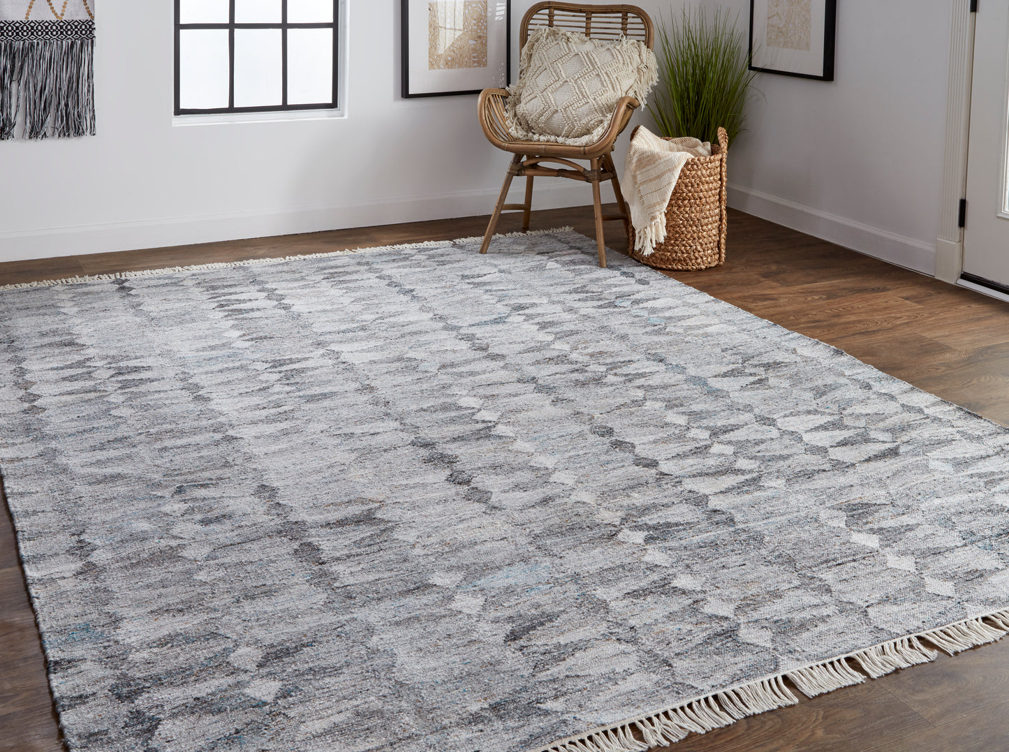 Beckett Transitional/Rustic/Bohemian & Eclectic Gray/Silver/Ivory Area Rug