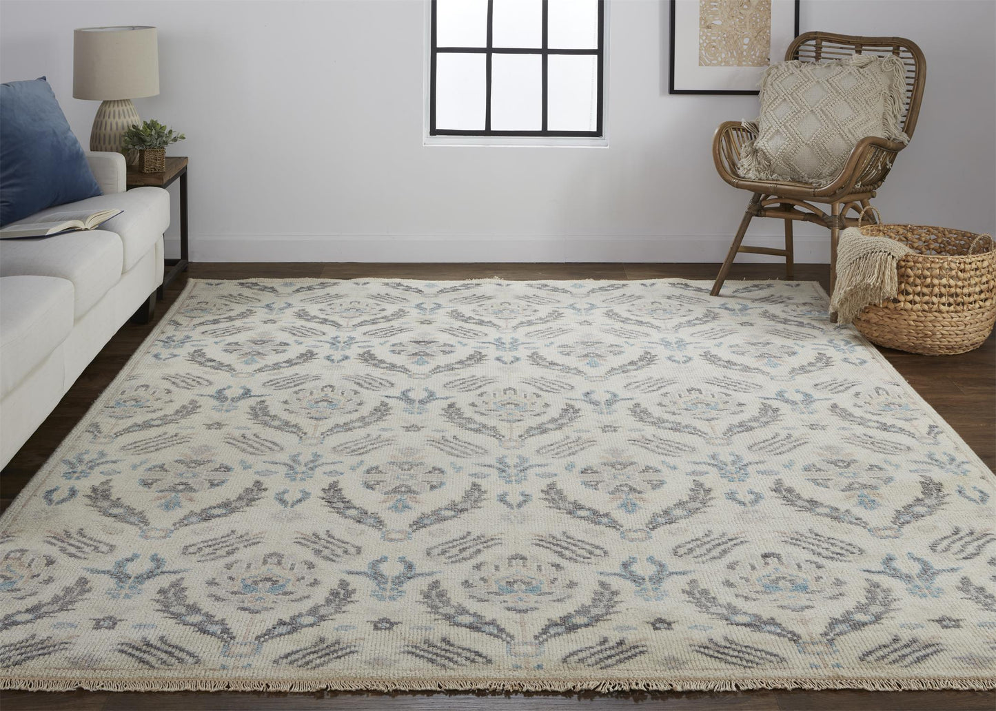 Beall Traditional/Casual Oriental/Floral & Botanical Ivory/Gray/Blue - Feizy Rug