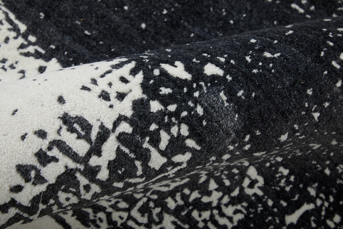 Coda Modern/Industrial/Global Abstract/Watercolor Black/White 8927 - Feizy Rug