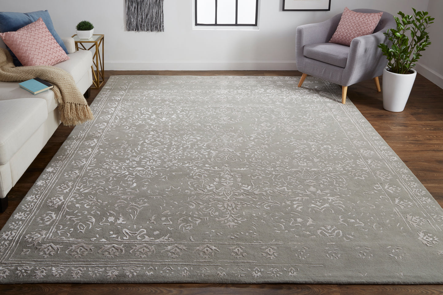 Bella Transitional/Bohemian & Eclectic/Casual Oriental/Bordered/Floral & Botanical Gray/Taupe/Silver - Feizy Rug