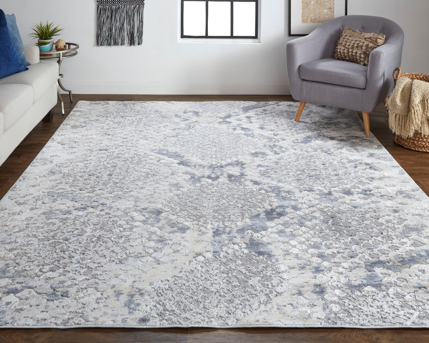 Laina Transitional/Global/Farmhouse Silver/Gray/Blue Accent Rug