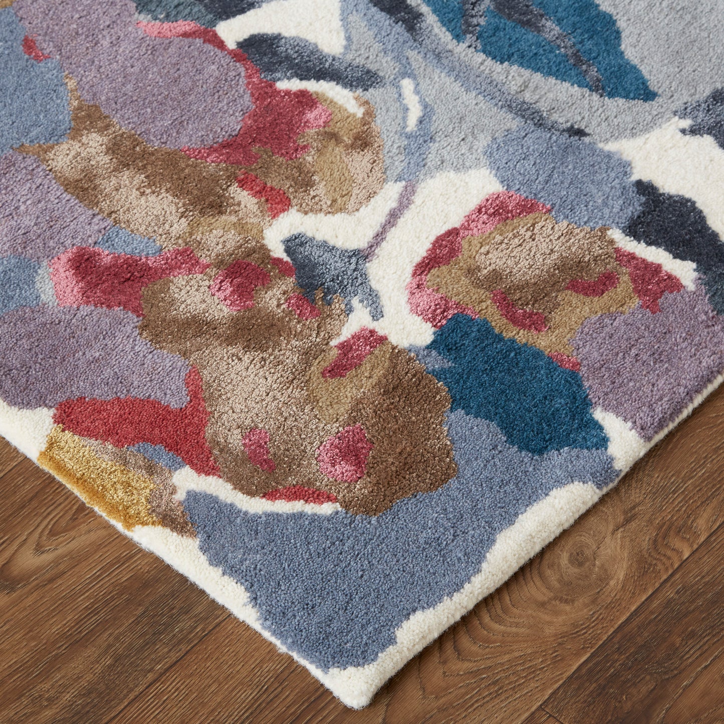 Dafney Transitional/Casual Blue/Gray/Pink Accent Rug