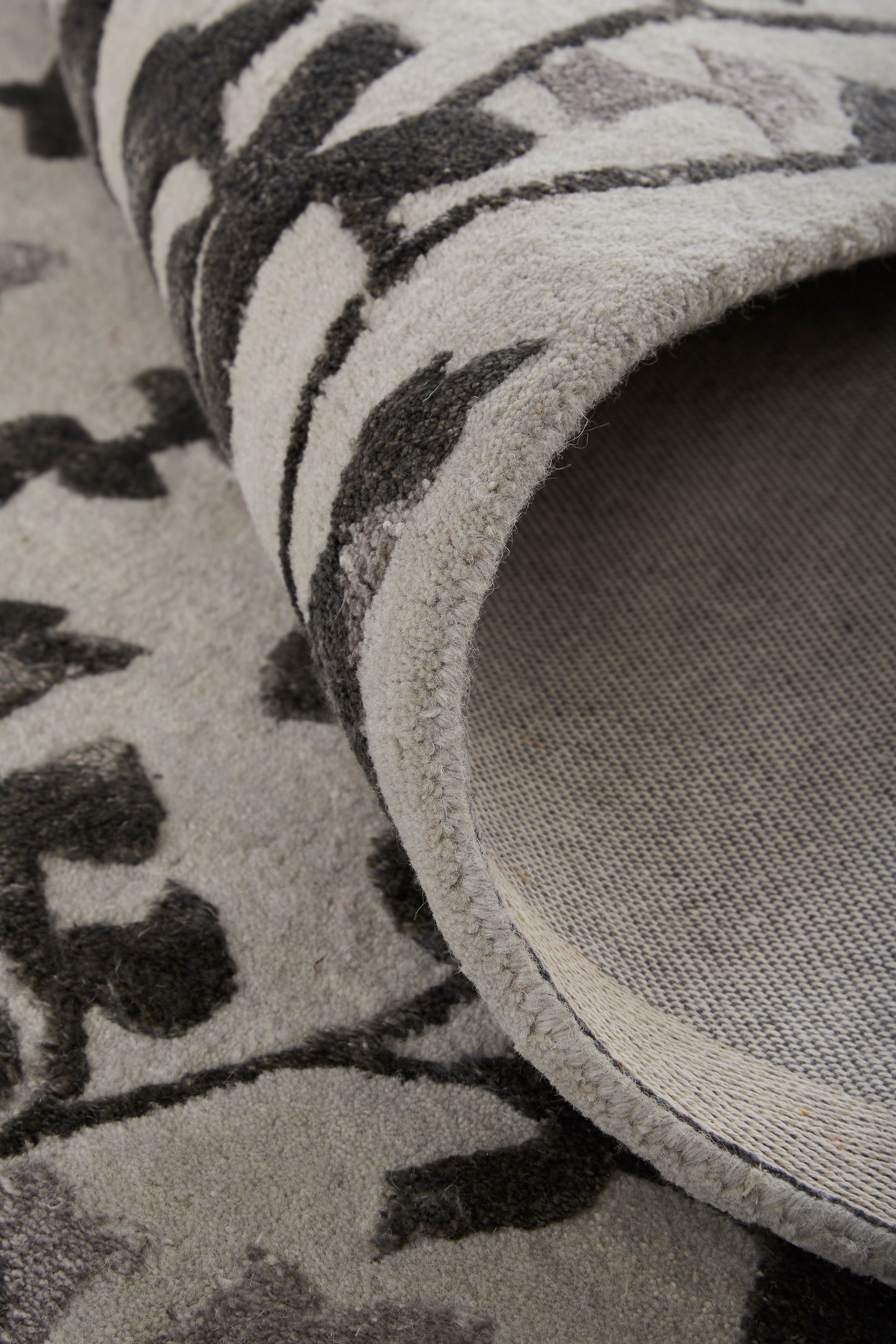 Bella Transitional/Casual Floral & Botanical Gray/Silver/Taupe - Feizy Rug