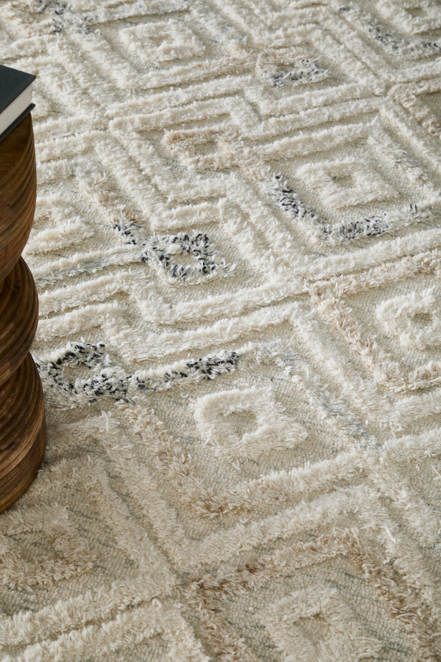 Anica Transitional/Bohemian & Eclectic/Moroccan Moroccan/Geometric/Distressed Ivory/Gray/Black - Feizy Rug