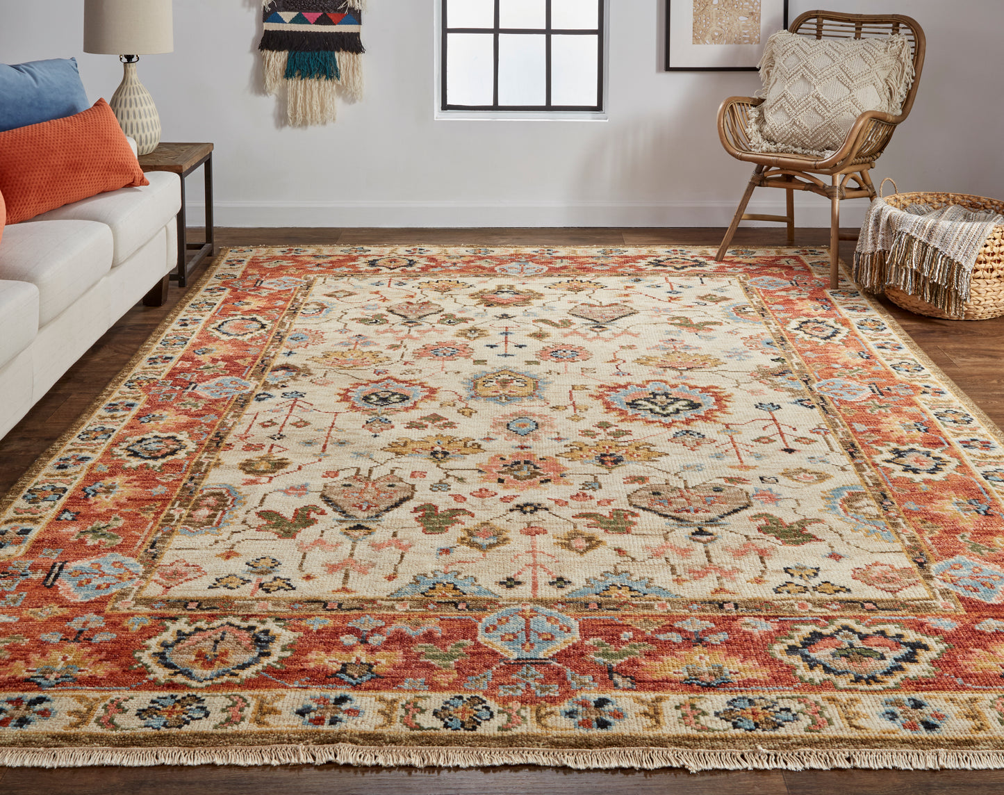 Carrington Traditional/Vintage/Classic Ivory/Red/Blue Accent Rug