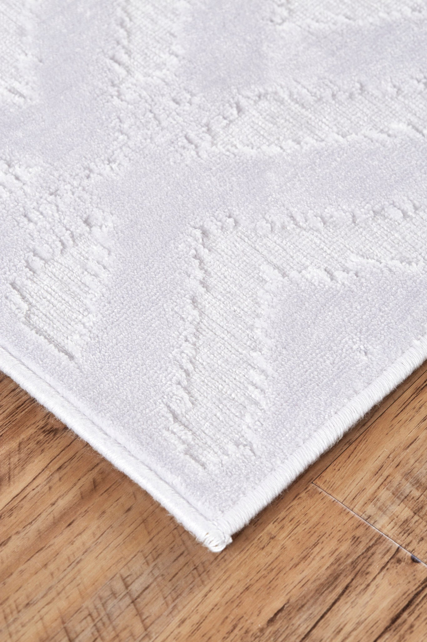 Saphir Mira Modern/Farmhouse/Scandinavian Solid/Diamond/Geometric White - Feizy Rug