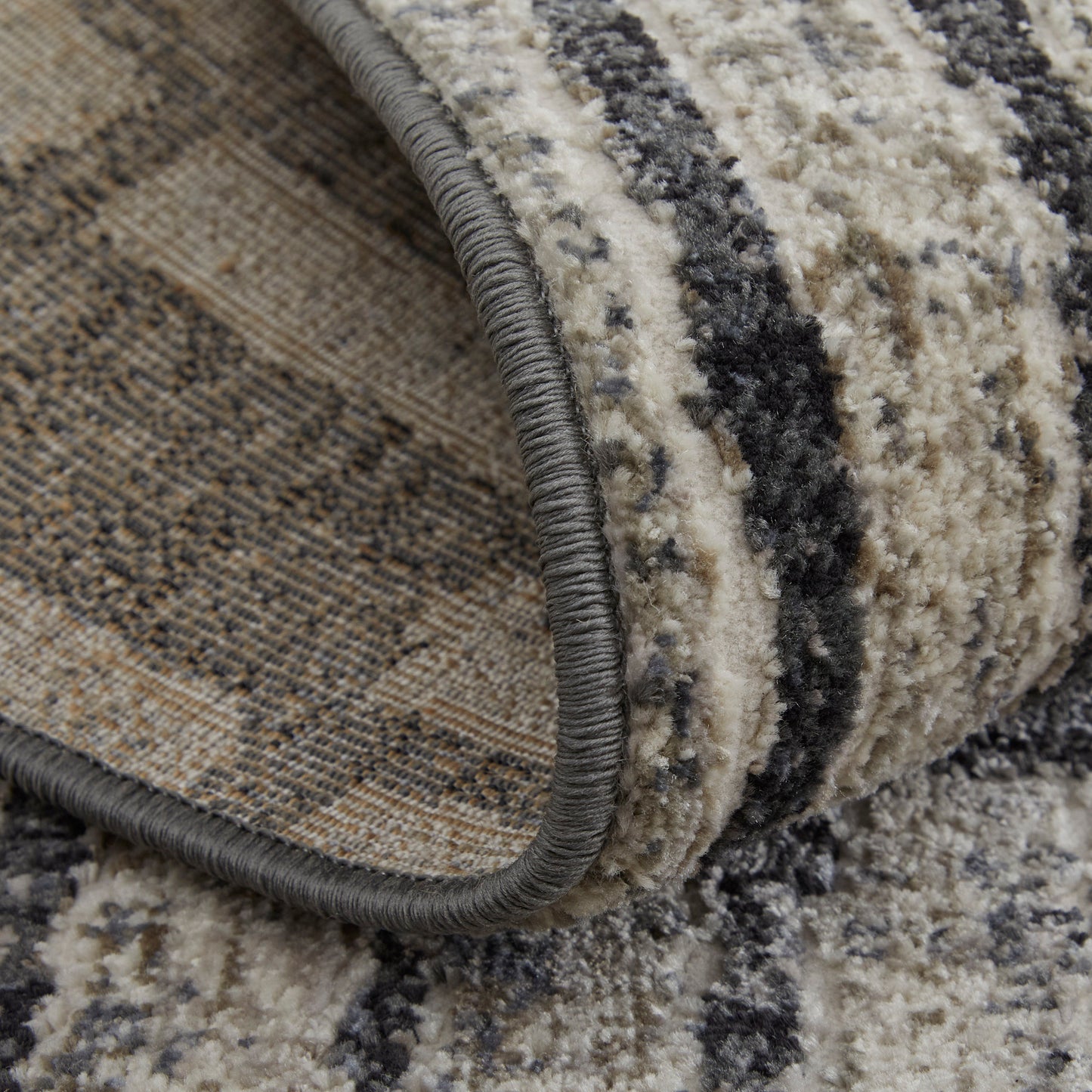 Kano Transitional/Industrial Gray/Black/Ivory Accent Rug