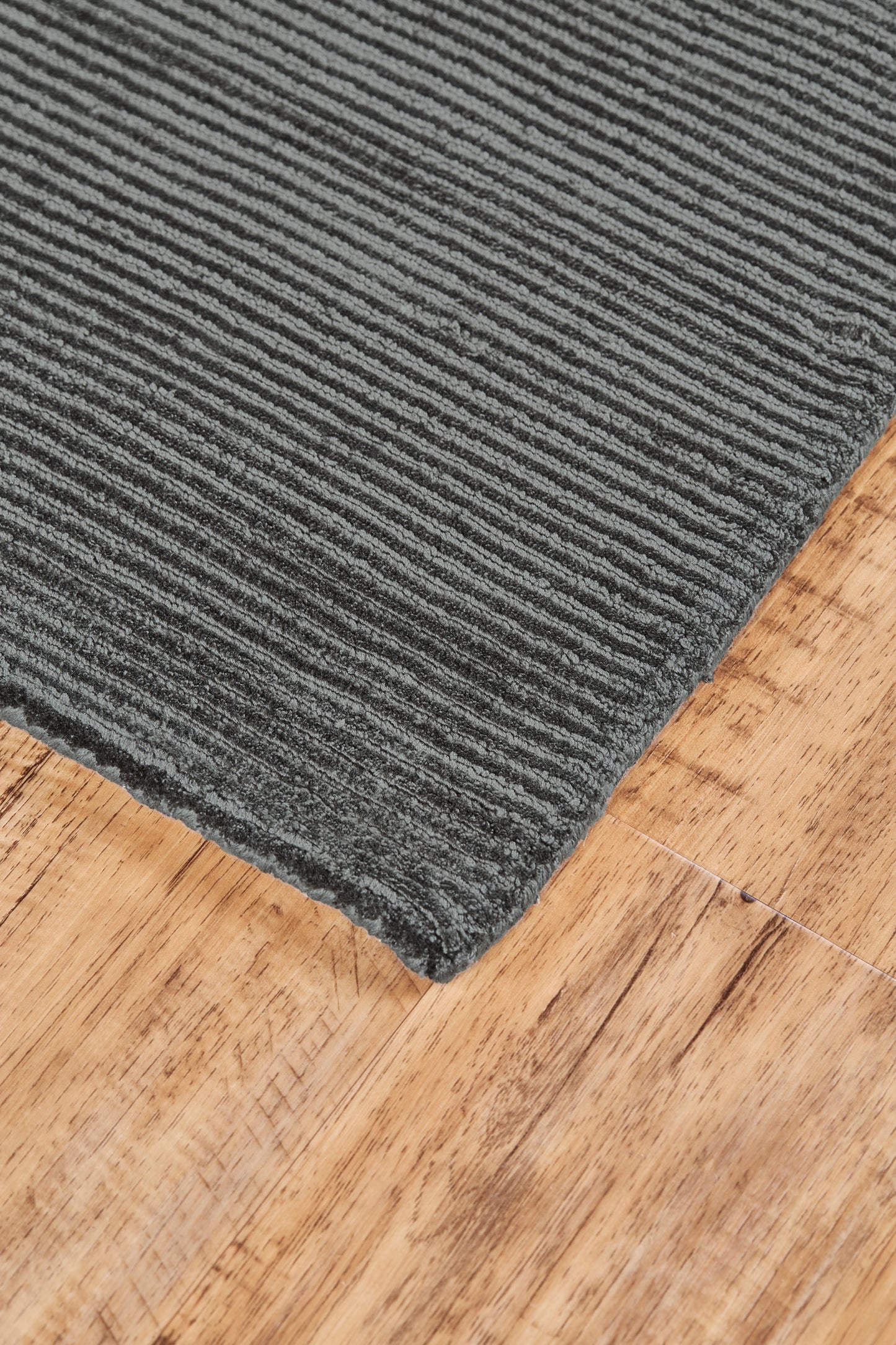 Batisse Modern/Luxury & Glam Gray/Black Accent Rug