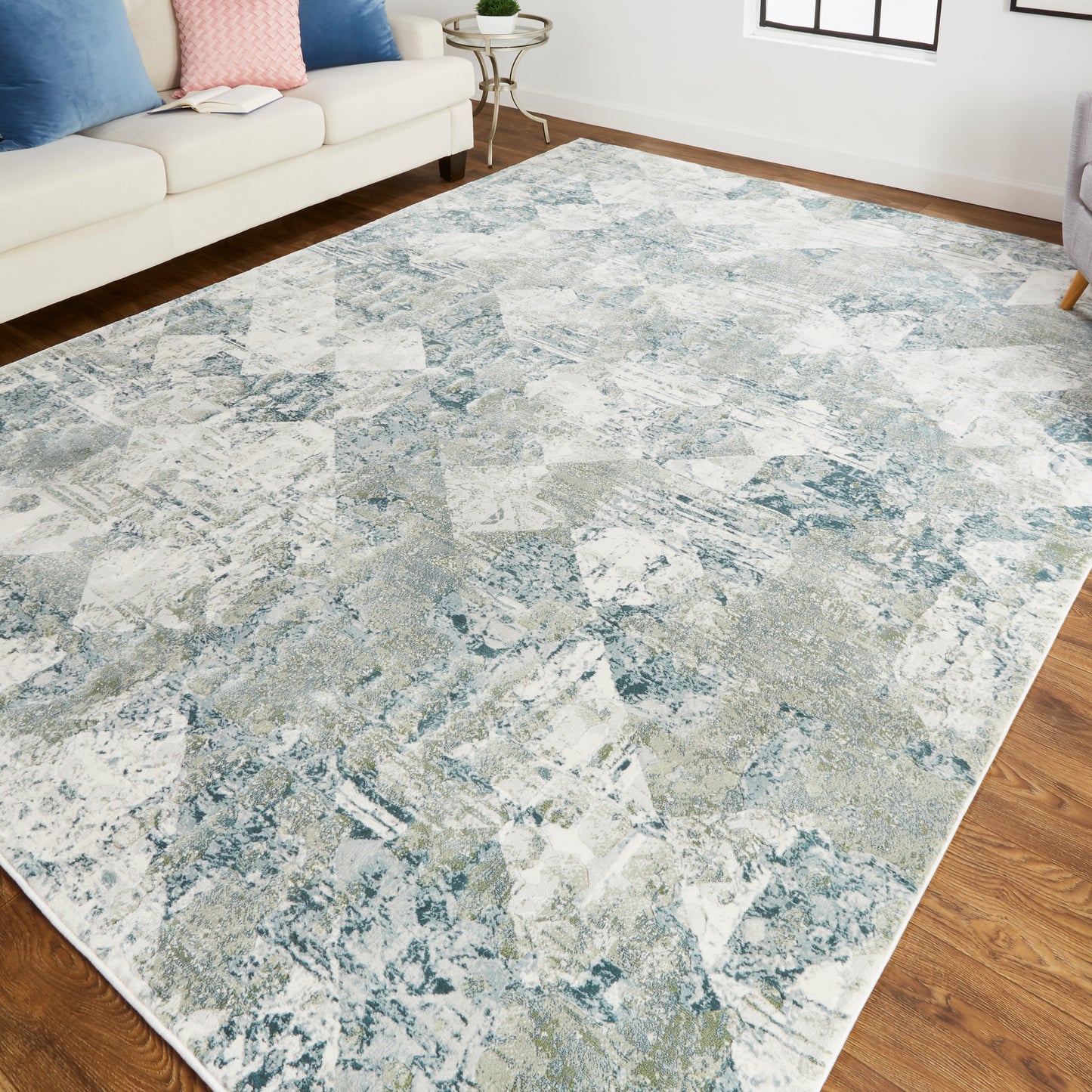 Atwell Transitional/Casual/Rustic Green/Ivory Accent Rug