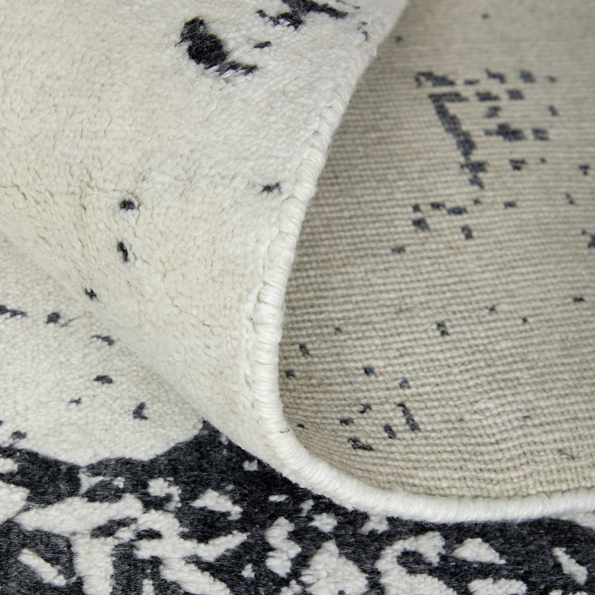 Coda Modern/Industrial/Global Abstract/Watercolor Black/White 8927 - Feizy Rug