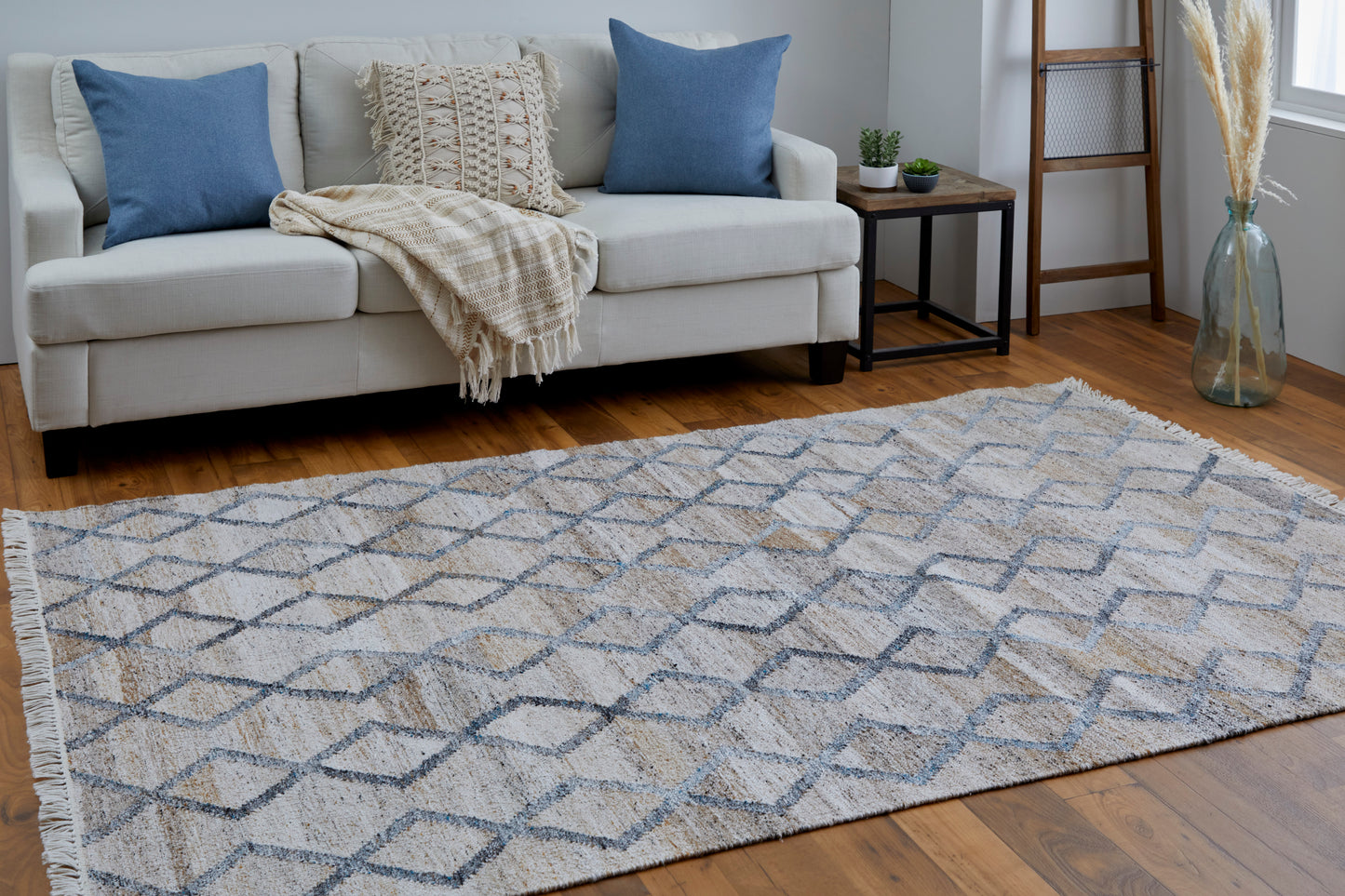 Beckett Transitional/Moroccan/Bohemian & Eclectic Gray/Ivory/Tan Accent Rug
