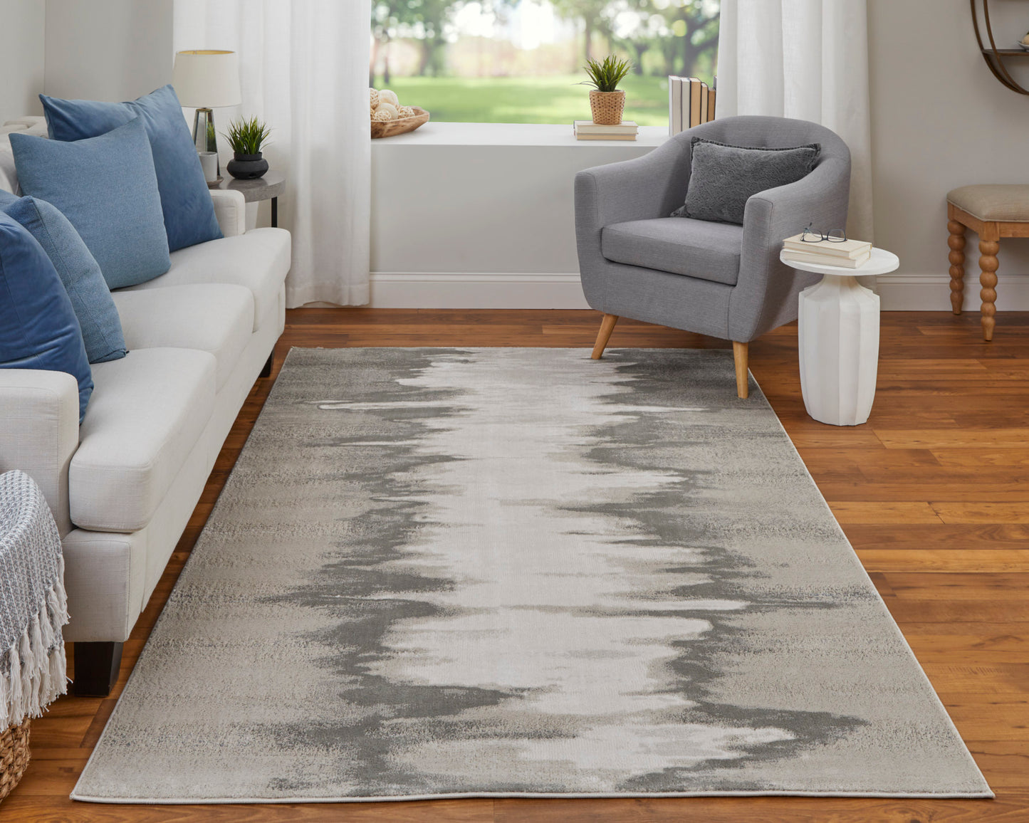 Micah Modern/Casual/Industrial Gray/Taupe/Ivory Accent Rug