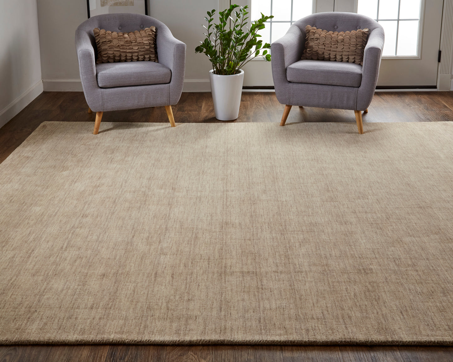 Luna Modern/Casual Tan Accent Rug