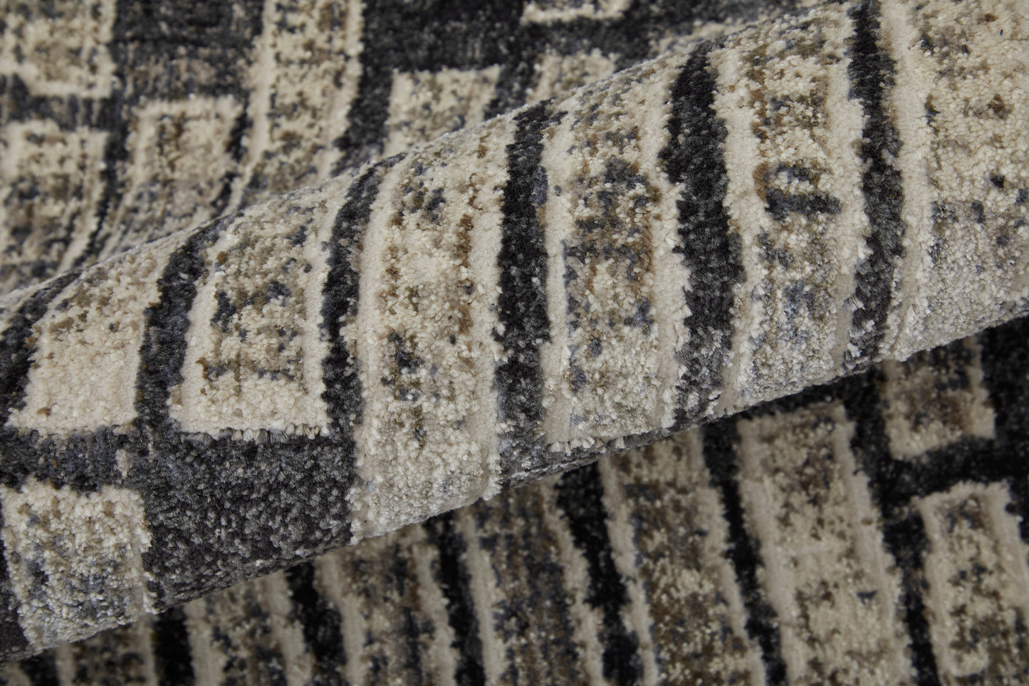 Kano Transitional/Industrial Gray/Black/Ivory Accent Rug