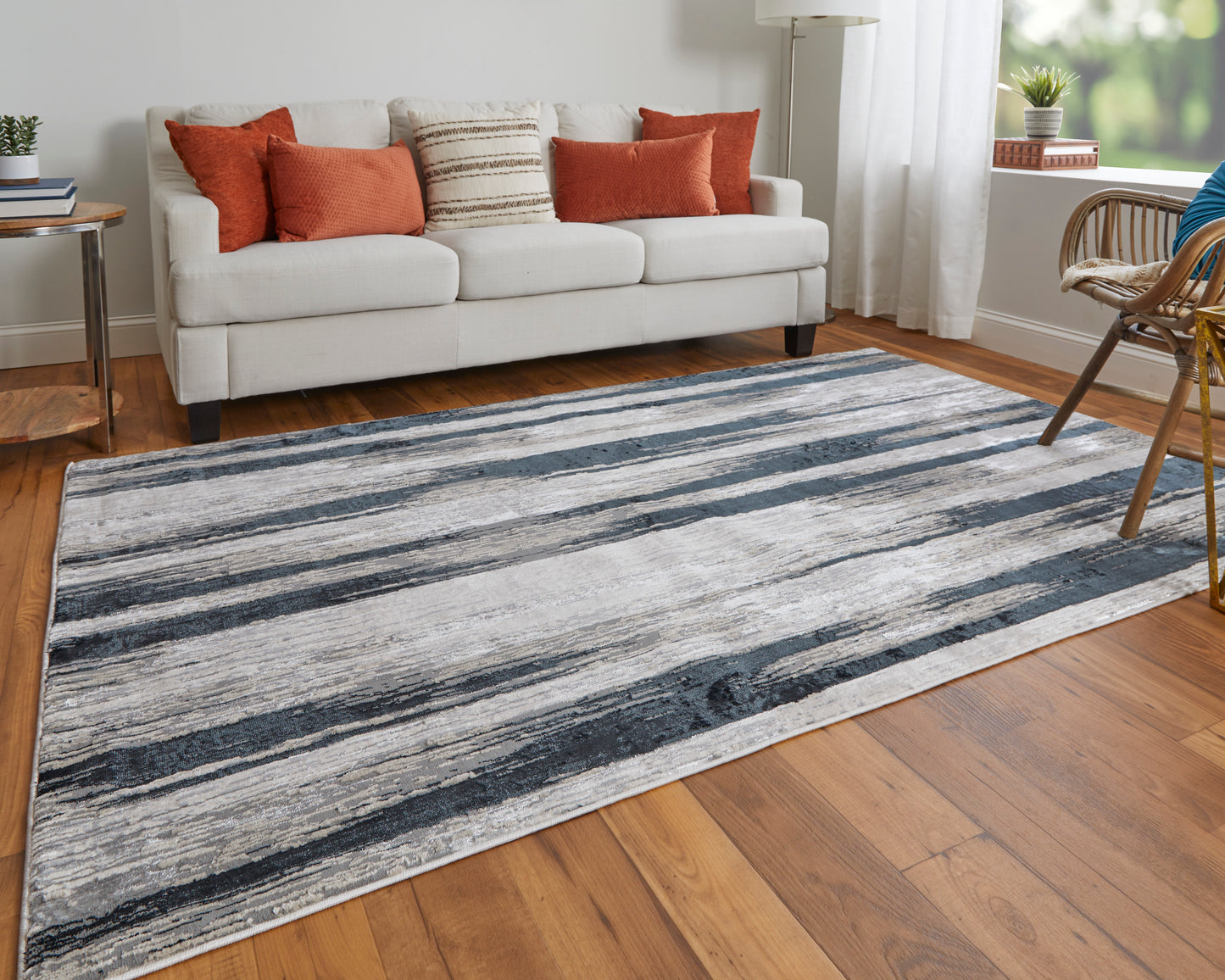Micah Modern/Industrial Black/Silver/Gray Accent Rug